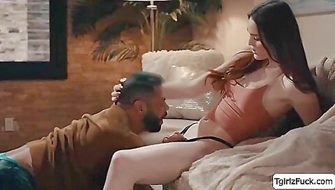 Brunette babe riding and deepthroating her partner