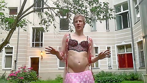 Hot girl gets naked and her pussy gets fucked with a good look