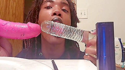 Ebony hottie in a tight body fucks a big cock in her pussy