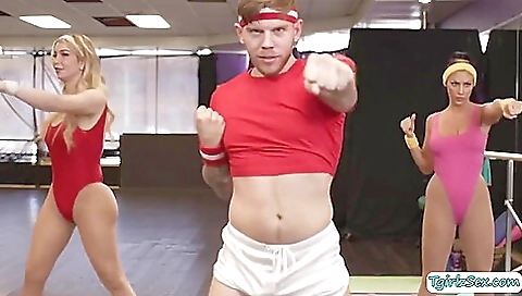 Busty hot brunette is deepthroating her pussy in yoga