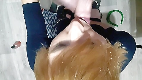 Amateur bareback milf gets a red head cutie and facial