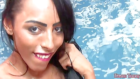 Adrielhy bronze shows off her pussy and boobs on a video