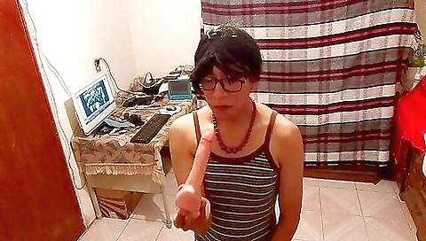 Mexicana brunette gets fucked on the bed and a dildo