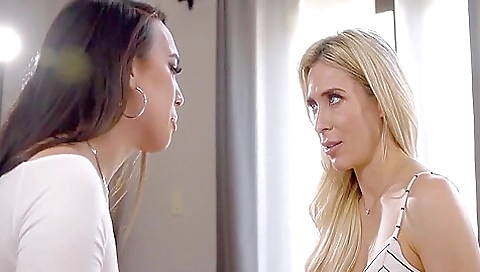 Sexy chinese amateur milf with thick throat sucks dick and get filled